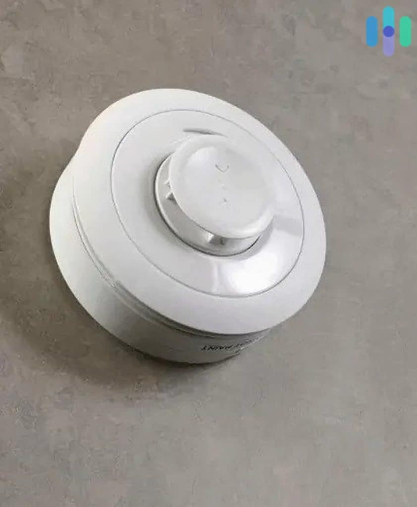 How to Stop a Smoke Alarm From Chirping & Beeping