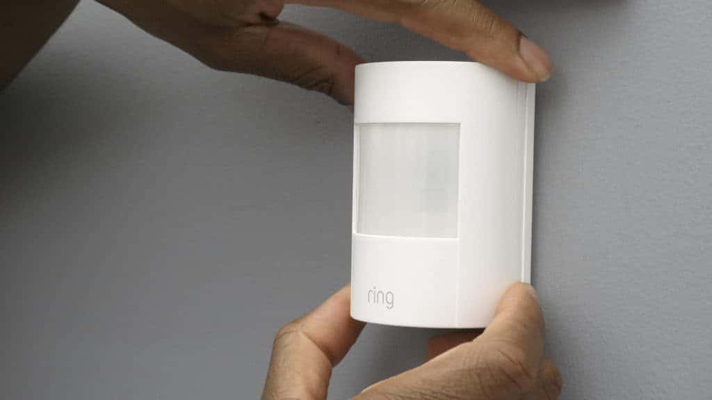 Installing the Ring Motion Detector Installing the Ring Motion Detector