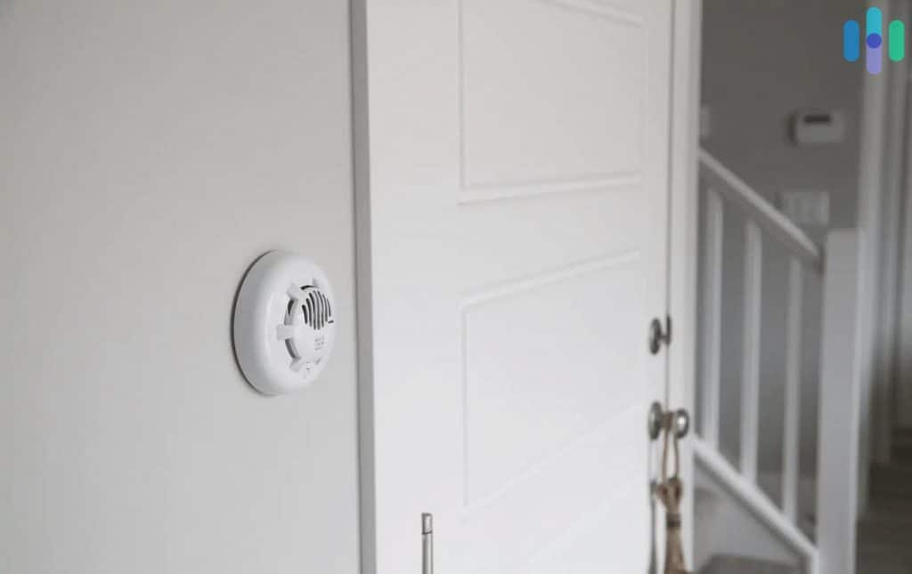 How to Stop a Smoke Alarm From Chirping & Beeping