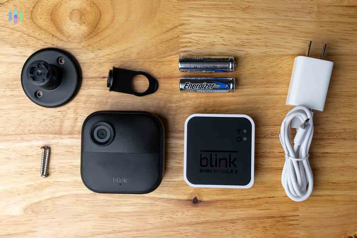 Everything that's included with the Blink Outdoor 4