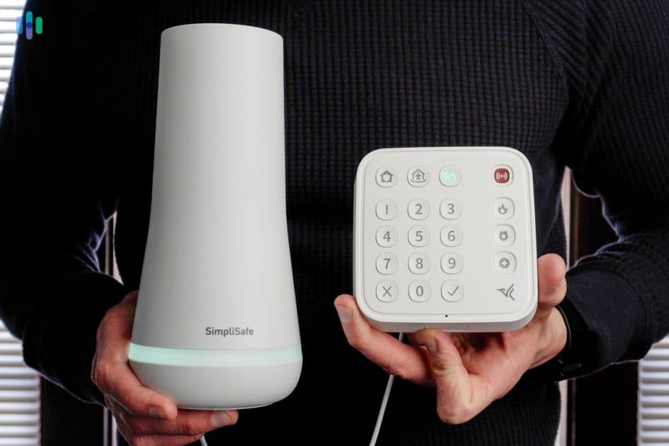 SimpliSafe vs Arlo Comparison 2026 | Is SimpliSafe Better? | Security.org