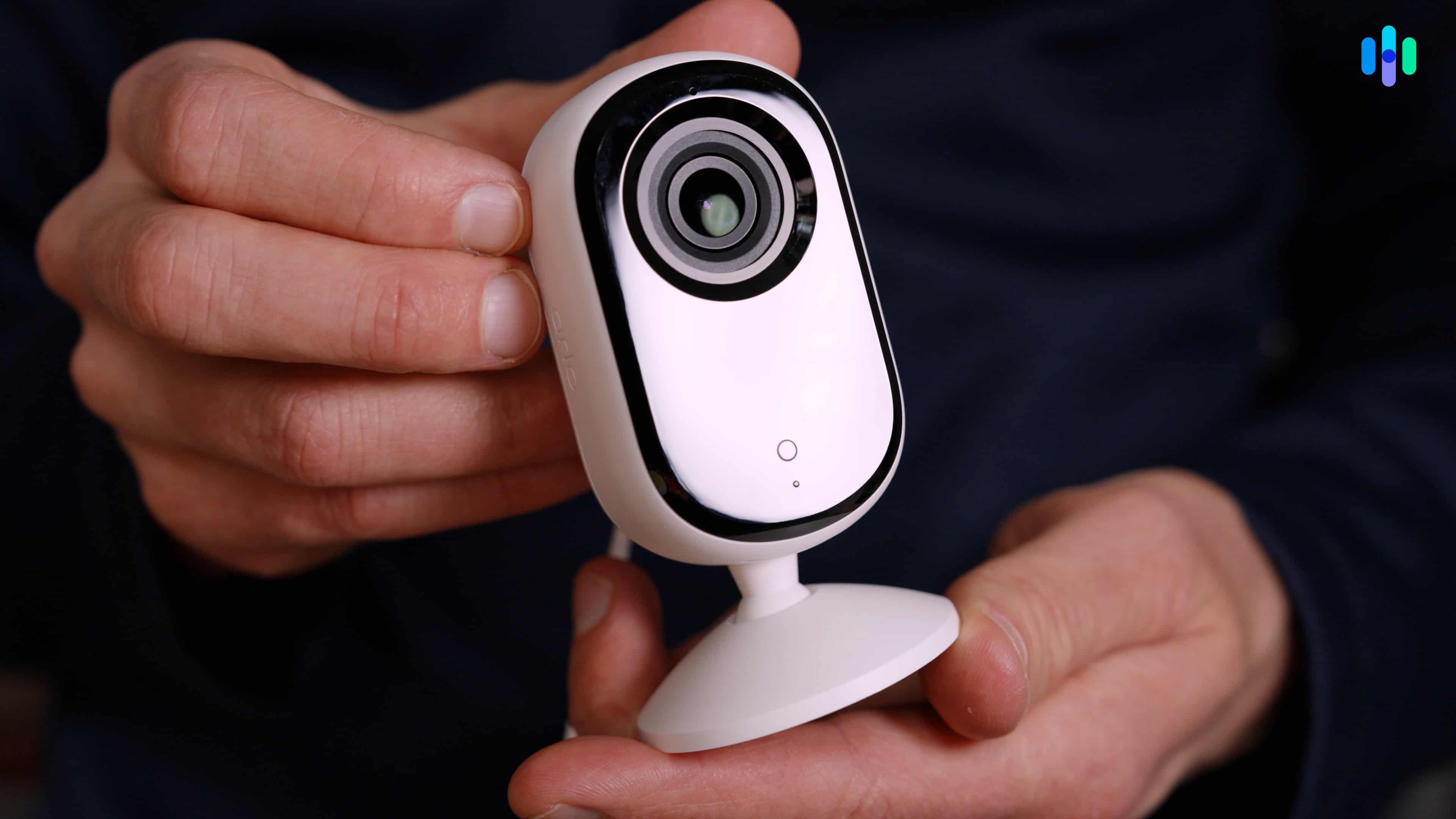 Showing off the Arlo Essential Indoor 2K’s compact design